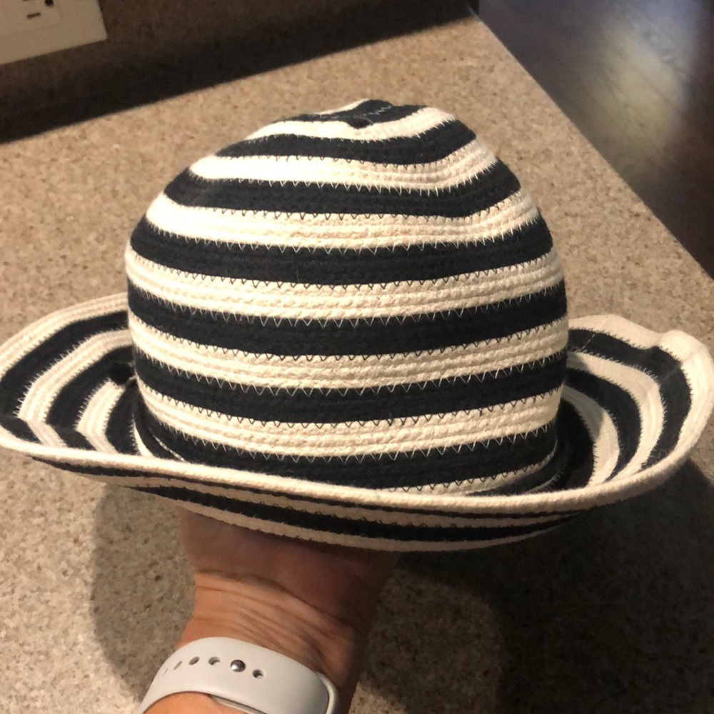 Hat - Picture 2 of 3